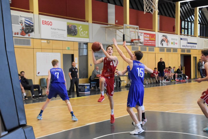 Matthew Will (rotes Trikot, Regnitztal Baskets/JBBL), Copyright: Brose Bamberg Youngsters