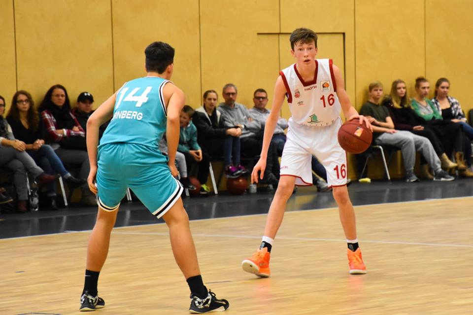 Henning Nieslon (weißes Trikot, Regnitztal Baskets), Copyright: Brose Bamberg Youngsters