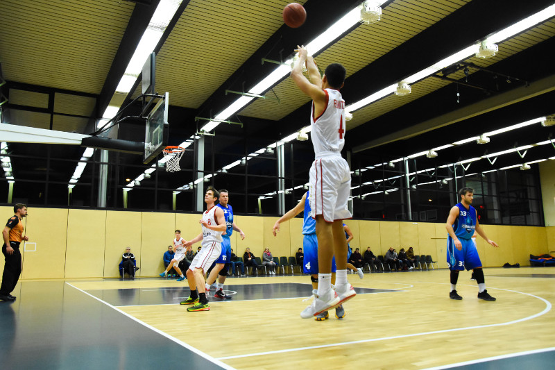 Nicholas Tischler (beim Wurf, Regnitztal Baskets), Copyright: Brose Bamberg Youngsters