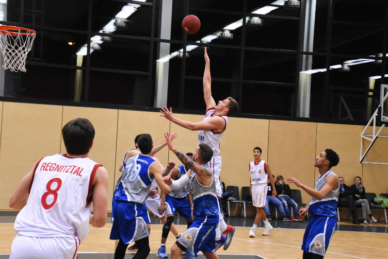 Nicolas Wolf (beim Wurf, Regnitztal Baskets), Copyright: Brose Bamberg Youngsters