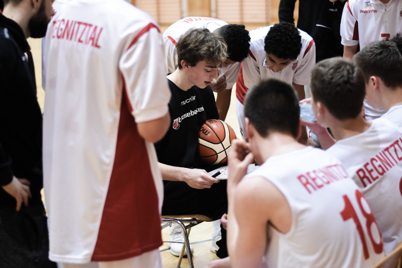 Das Team der Regnitztal Baskets in der Auszeit, Copyright Brose Bamberg Youngsters – Lina Ahlf