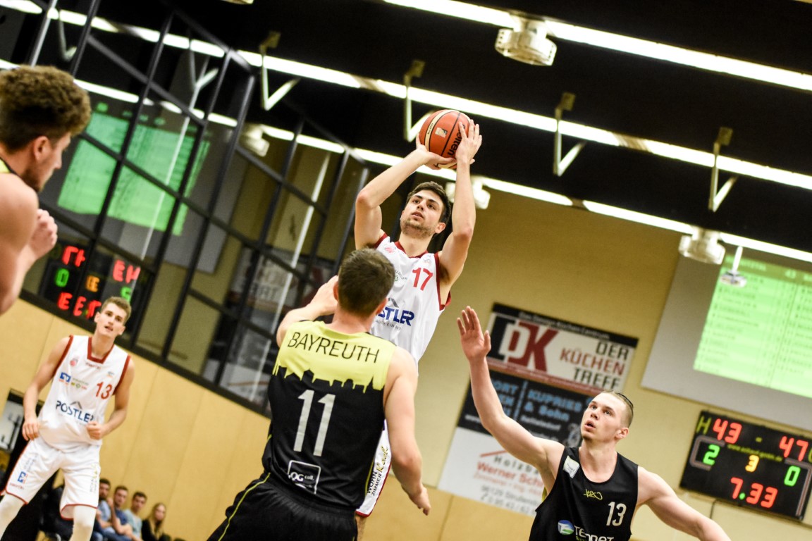 Mateo Seric (Regnitztal Baskets, weißes Trikot / Regio2) - Copyright Brose Bamberg Youngsters – Lina Ahlf
